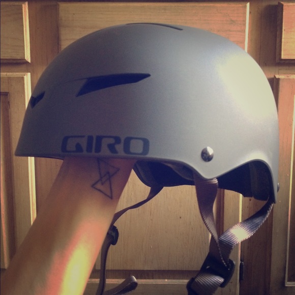 giro flak helmet